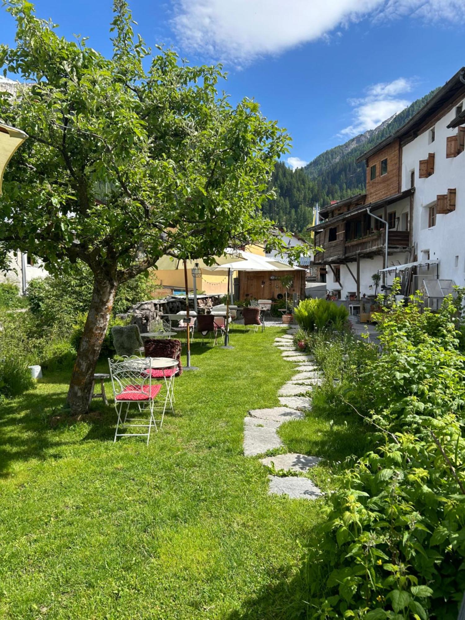 Chasa Jaro Bed & Breakfast Santa Maria Val Muestair Exterior photo